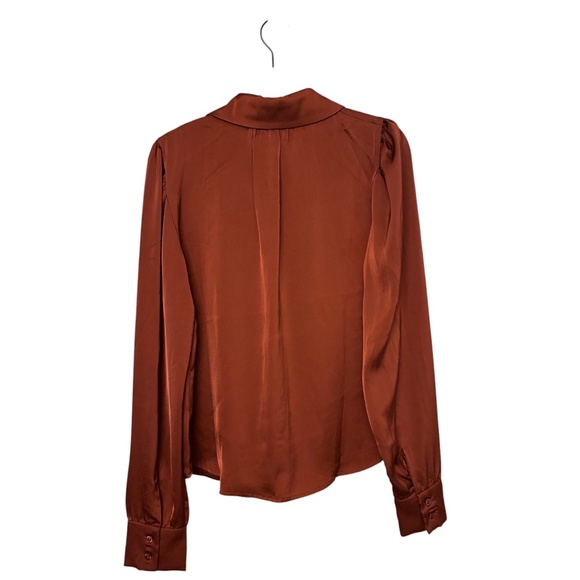 Evereve Rust Satin Button Down Blouse Size M - Picture 2 of 4